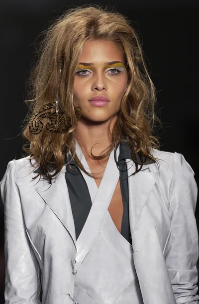 Look 15